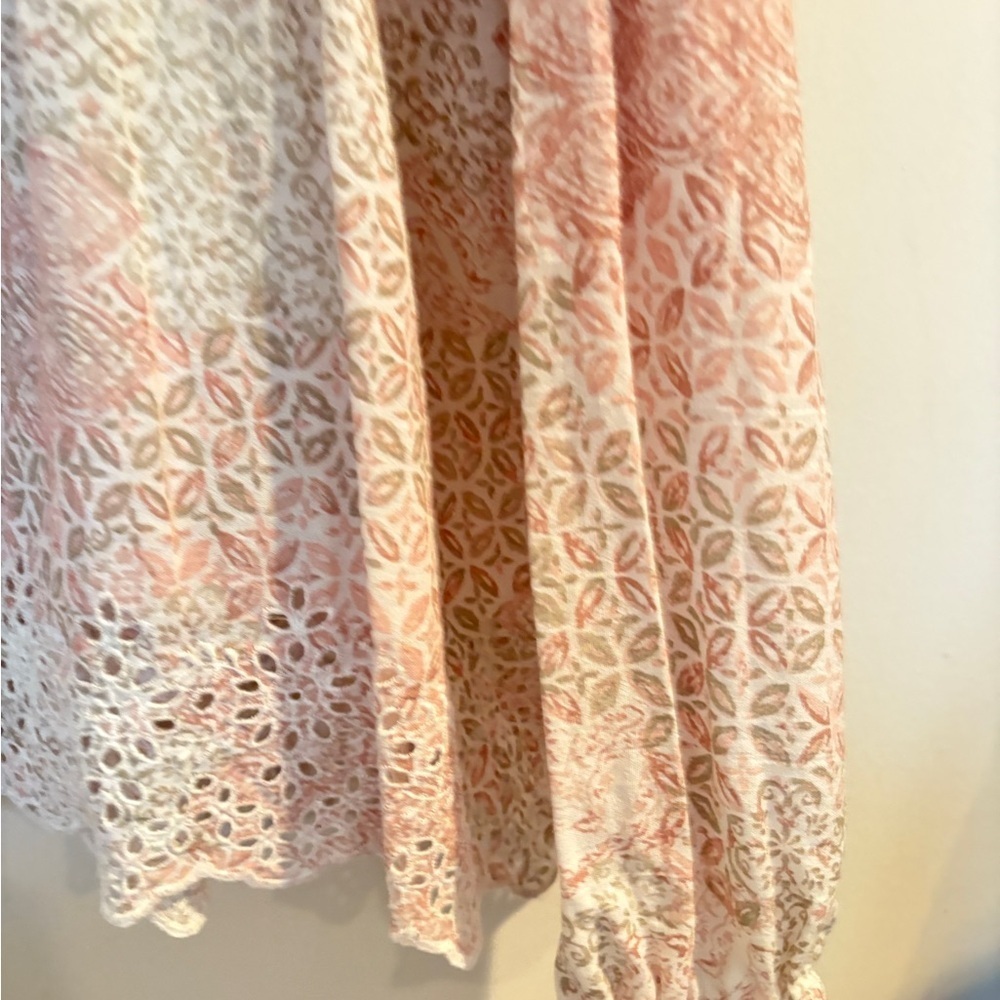 Style & Co Pale Pink & White Embroidered Tunic Top Size XL
(Bin 1) - Picture 11 of 14